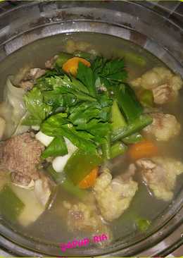 Sop iga dan tetelan sapi