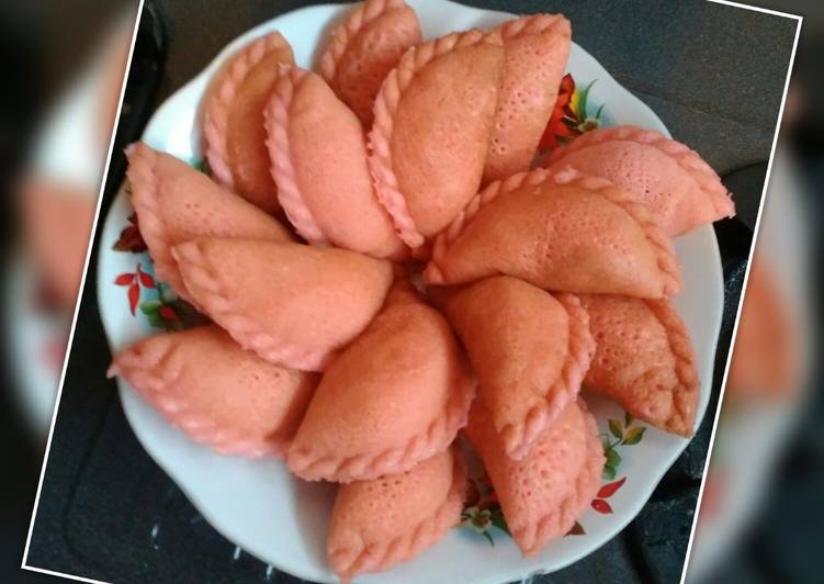 Resep Karipap Apam isi pisang coklat dan keju Karya Echa Dwijaya Ningsih