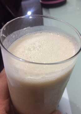 Banana milkshake