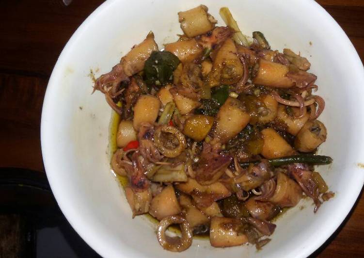 Resep Tumis cumi asin cabe ijo Karya Irma Savira