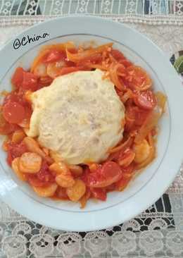 "Nasi telur dadar" with tomato sauce