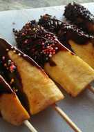 Sate pisang saus coklat