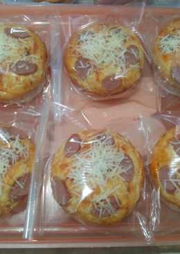 Roti manis topping pizza