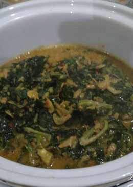 Gulai daun singkong