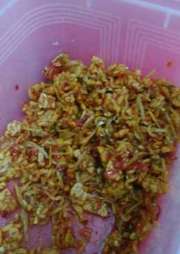 Balado tempe dan teri medan kriuk