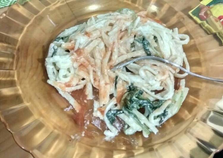 resep lengkap untuk Creamy Fetucini Spinach