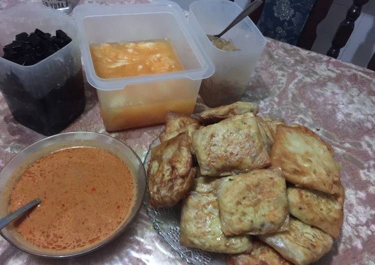 bahan dan cara membuat Martabak kentang telor mini