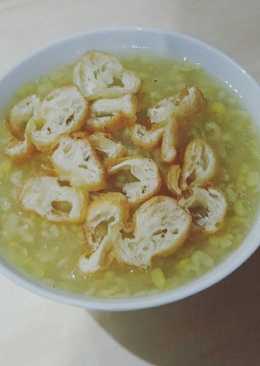 Tau Suan (Mungbean soup)