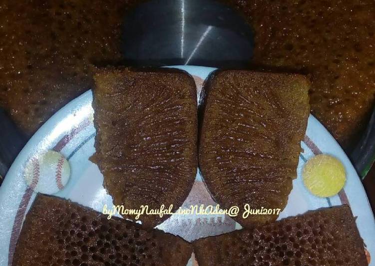 gambar untuk resep Bolu Sarang Semut / Caramel cake dg Bakingpan (9 Ramadhan 1438H)