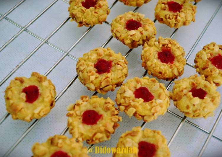 resep Thumbprint Kukis Kacang | Empuk dan Renyah