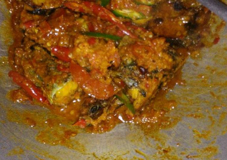 resep masakan Ikan tongkol tuna masak merah