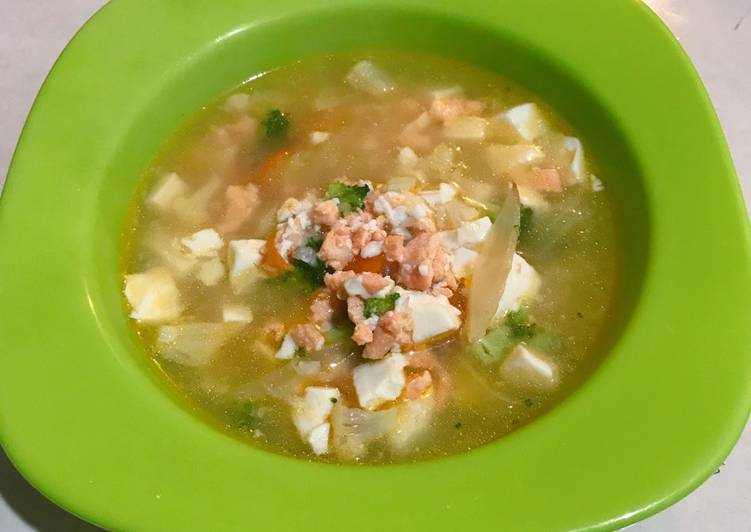 resep makanan MPASI 11m+ ; Soup Salmon