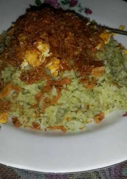 Nasi goreng ijo pedes