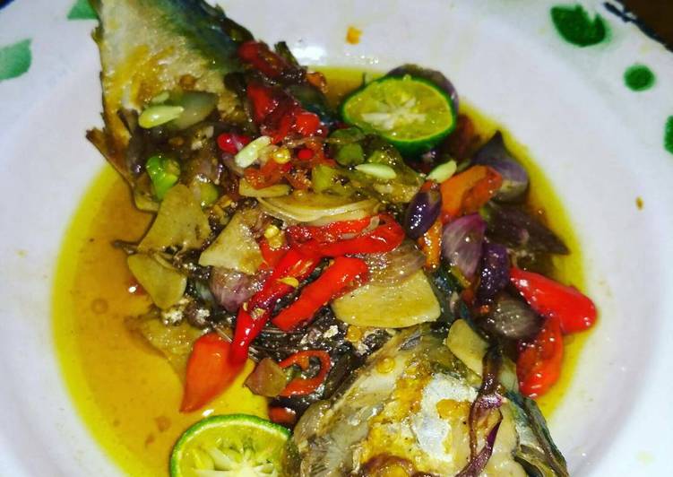 resep lengkap untuk Tumis ikan asin peda nikmat