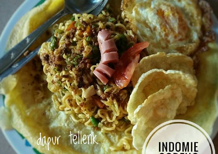 gambar untuk resep makanan Indomie Goreng Piring Telur