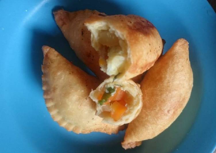 Resep Pastel isi rogut Dari Enung Nurhayati