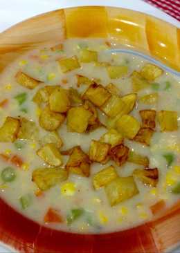 Cream Soup with Fried Potato