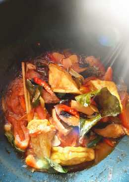 Ikan cue dan tahu masak asam manis rempah