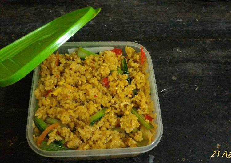 gambar untuk cara membuat Nasi Goreng Telur-Wortel-Sawi Hijau