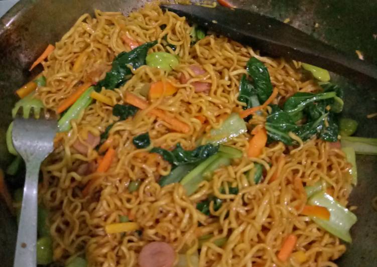 bahan dan cara membuat Mi Goreng Jawa Aini