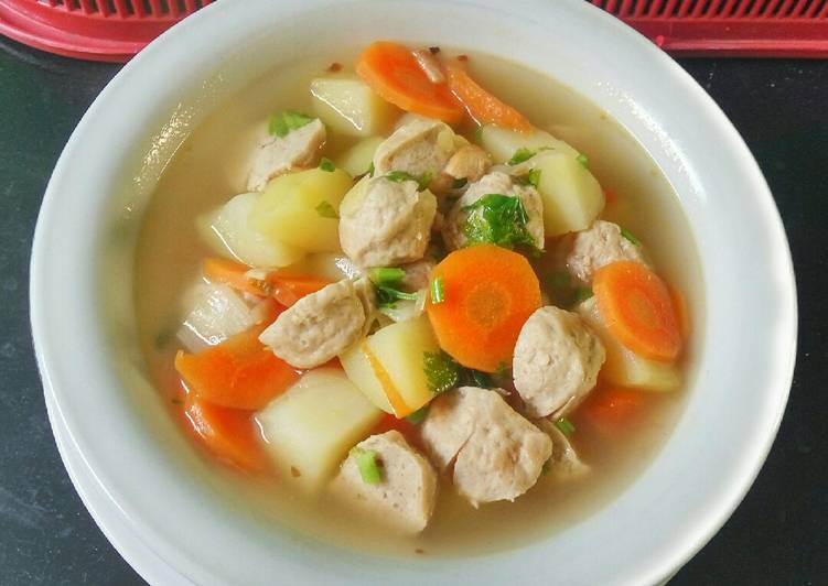 resep lengkap untuk Sop bakso kentang wortel