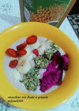 Smoothies mix fruits n granola
