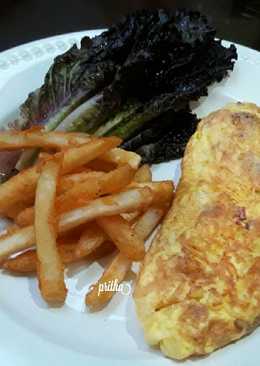 Omelette smokedbeef cheese