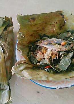 Pepes ikan asin daun singkong