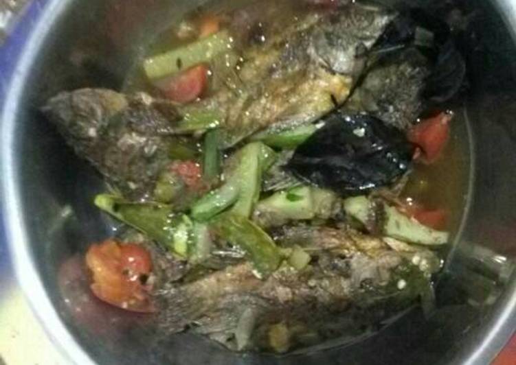 resep lengkap untuk Ikan mujaer kuah asem asem