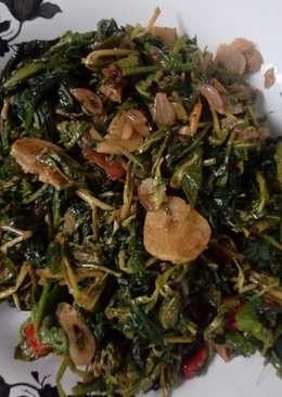 Tumis daun singkong,daun luntas,dan kenikir