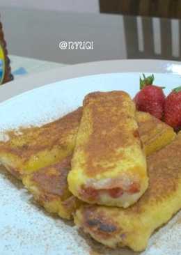 Cream Cheese Strawberry French Toast Roll Ups