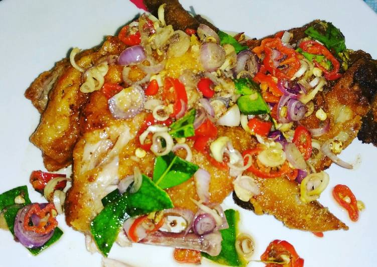 Hasil gambar untuk ayam geprek sambal matah