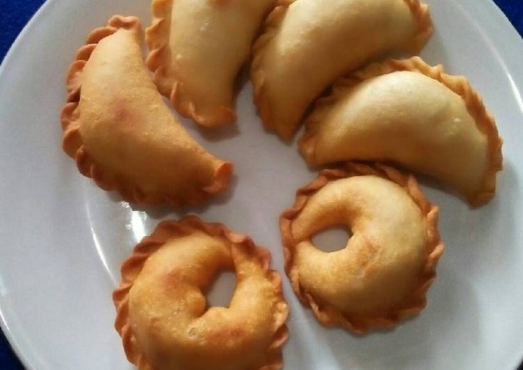 resep lengkap untuk Pazza (pastel mozzarella)