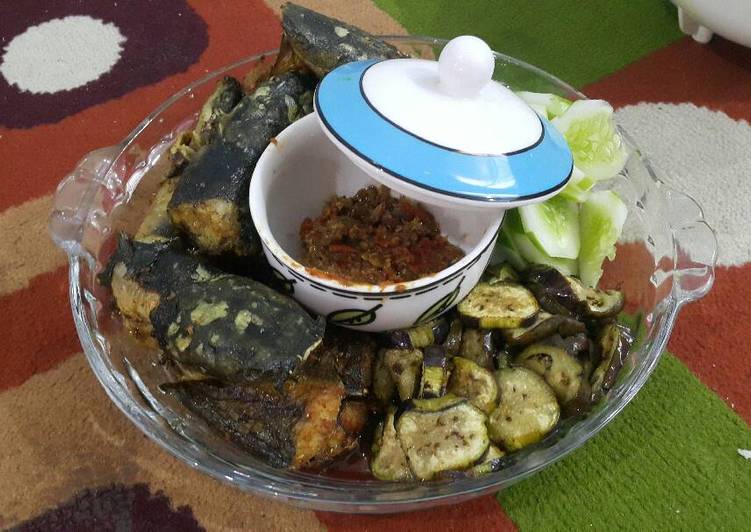 resep lengkap untuk Penyet Lele sambal trasi