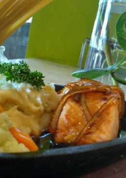 Hot plate salmon teriyaki sauce