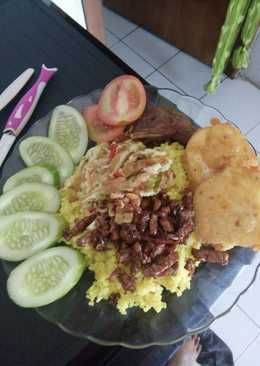 Nasi kuning magicom spesial ðŸ˜‹