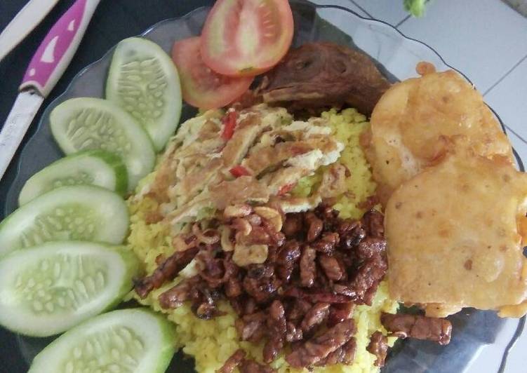 cara membuat Nasi kuning magicom spesial ??