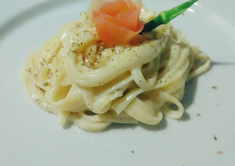 resep lengkap untuk Fettuccine White Sauce