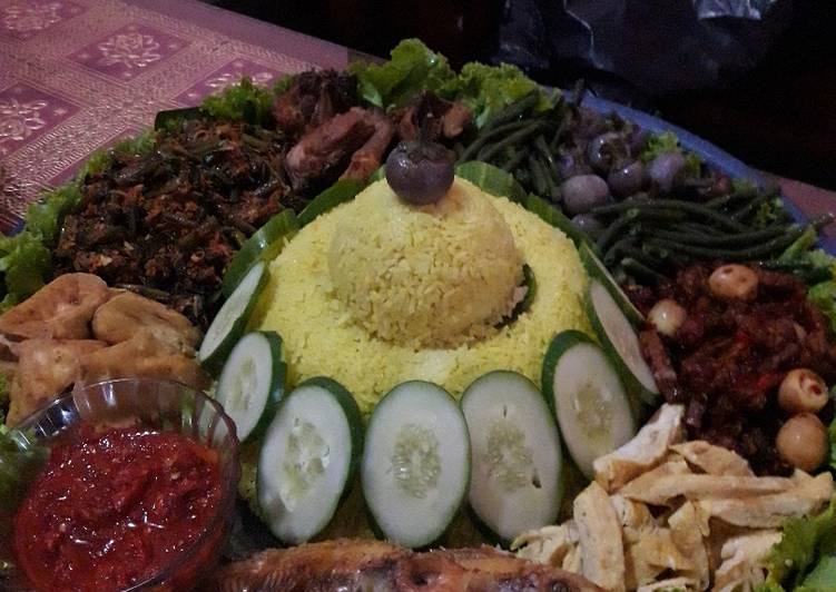 cara membuat Nasi tumpeng sederhana benntuk masjid