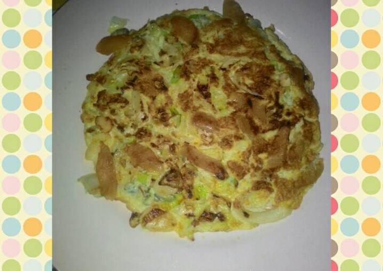 cara membuat Omelet Sosis