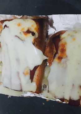Roti panggang mozarella