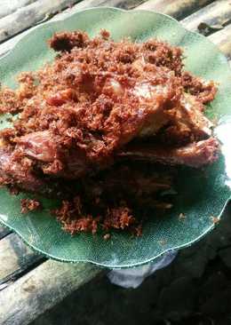 Ayam goreng srundeng