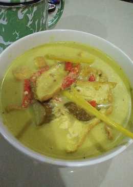 Sayur lodeh tahu dan terong ungu