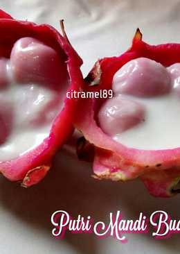 Putri Mandi Buah Naga