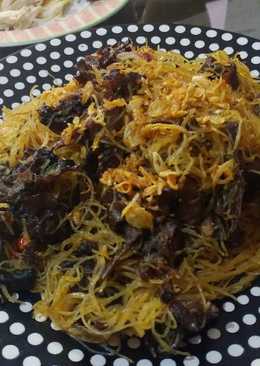 Bihun goreng jamur kuping