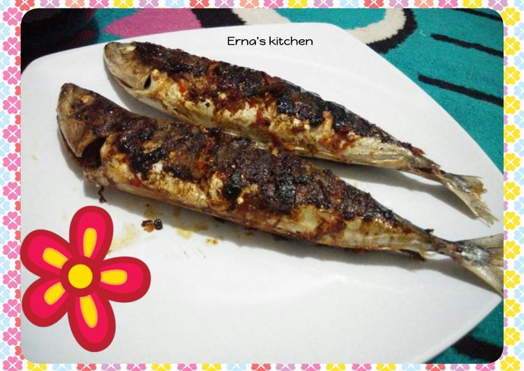 cara membuat Ikan Bakar Isi Sambel Kecap Pedas