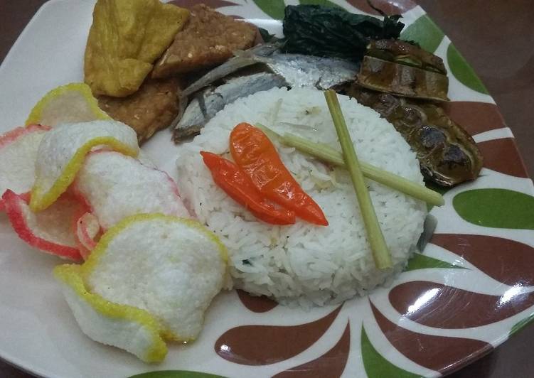 gambar untuk cara membuat Nasi Liwet Sunda Gurih