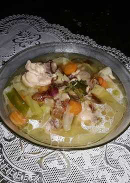 ââSop Ayam dengan Kaldu Kaya Rempahââ