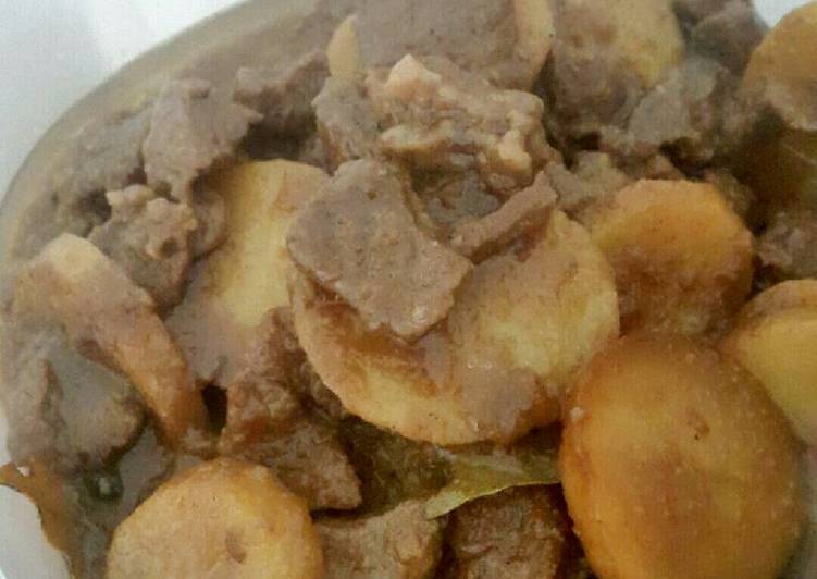 cara membuat Semur Daging dan Kentang Betawi