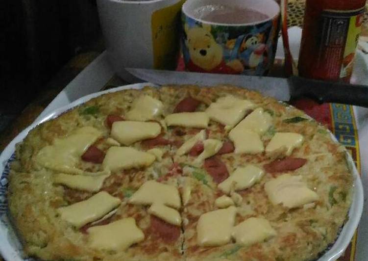 gambar untuk resep Pizza mie/omlet mie/martabak mie instan